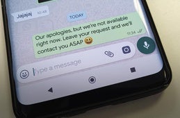 How to set up automatic replies in WhatsApp
