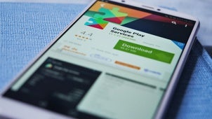 ¿Qué controla Google Play Services dentro de un dispositivo móvil?