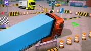 Real Truck Parking Game screenshot 1