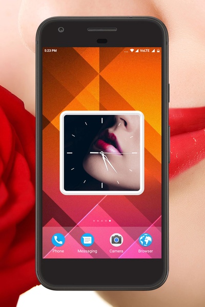 Lips Clock Live Wallpaper - Preview 1