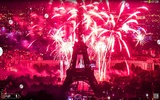 Eiffel Tower Fireworks screenshot 1