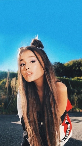 Ariana Grande Wallpapers - Preview 3