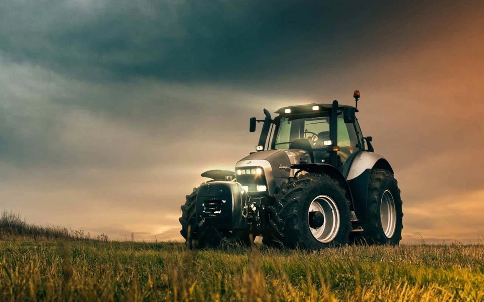Farm Tractor - Preview 2