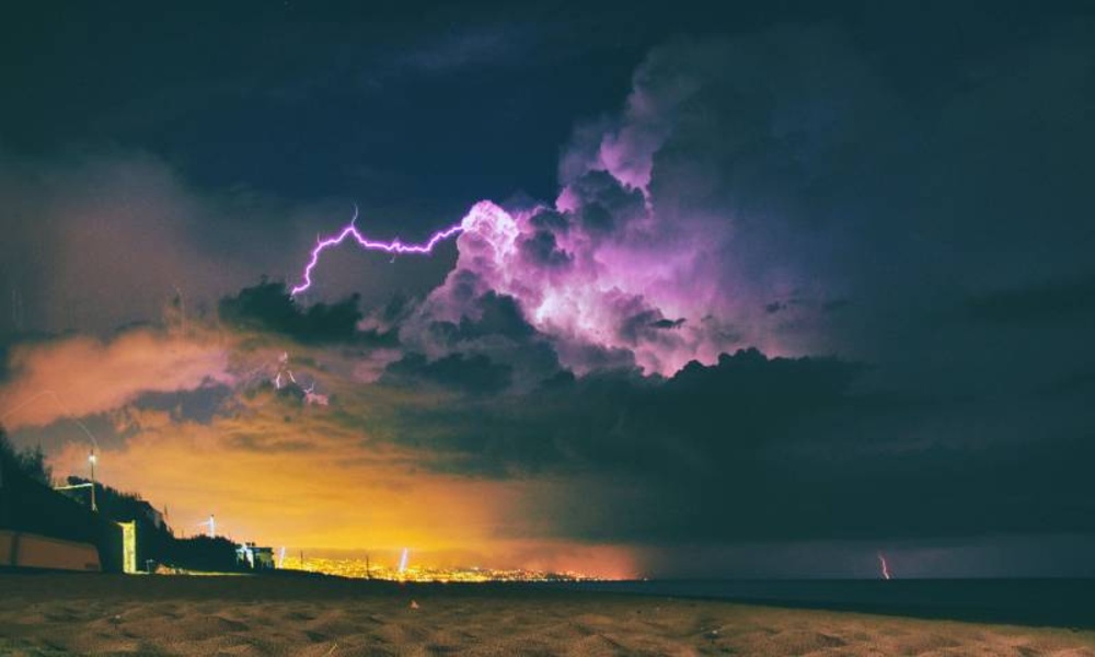 The most beautiful wallpapers of the storm 4k - Preview 1