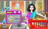 Pregnant Mom Washing Dishes screenshot 4