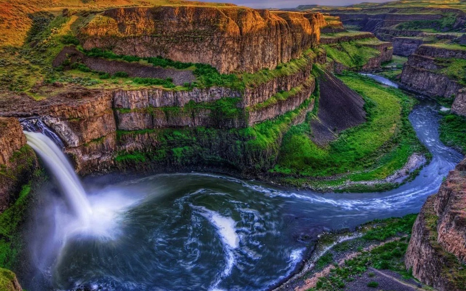 3D Waterfall - Preview 1